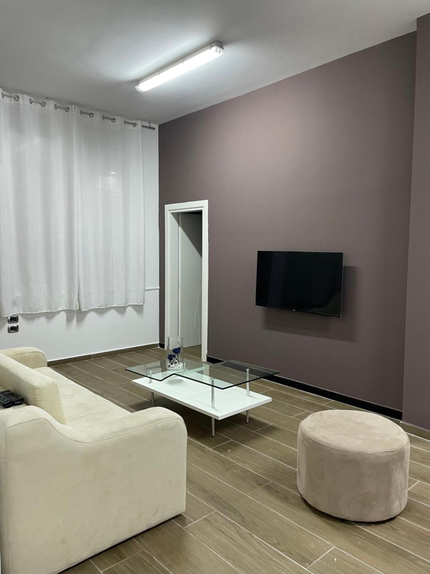 Gold Apartament Vlore Exterior photo