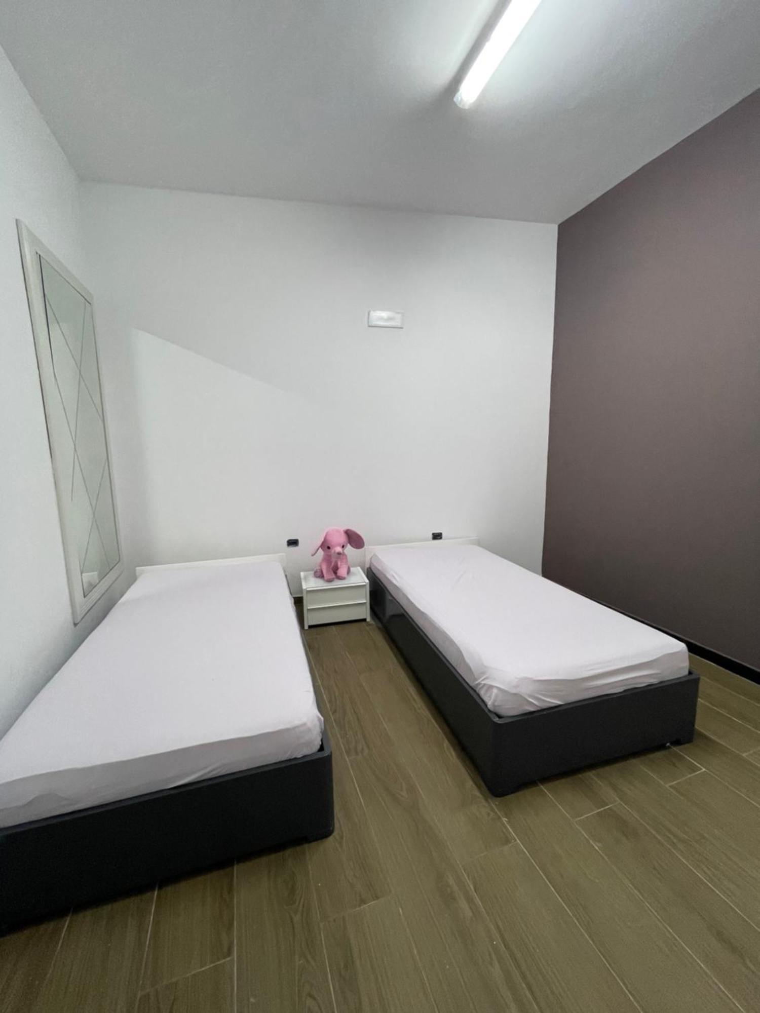 Gold Apartament Vlore Exterior photo